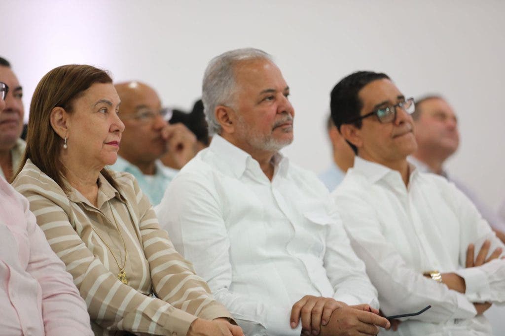 Presentan beneficios de la presa de Guaigüí en La Vega