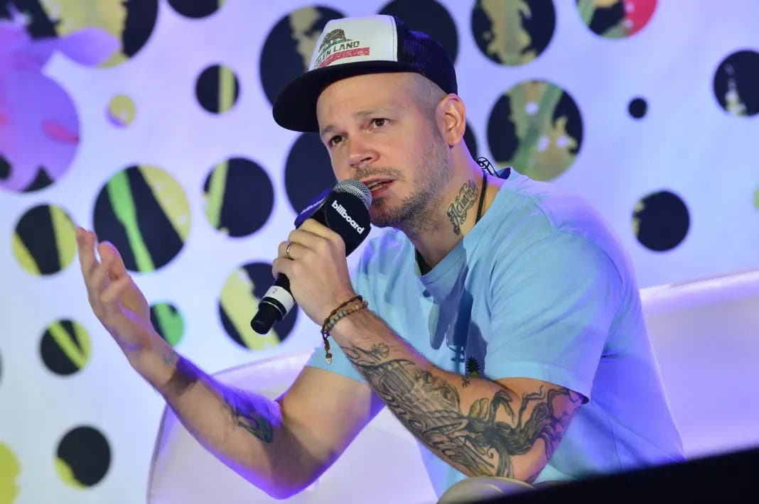 Residente a punto de concluir el guion de su película sobre PR, su salto al cine