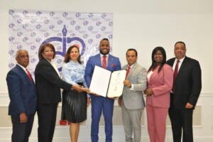 CDP reconoce periodista Elvin Castillo