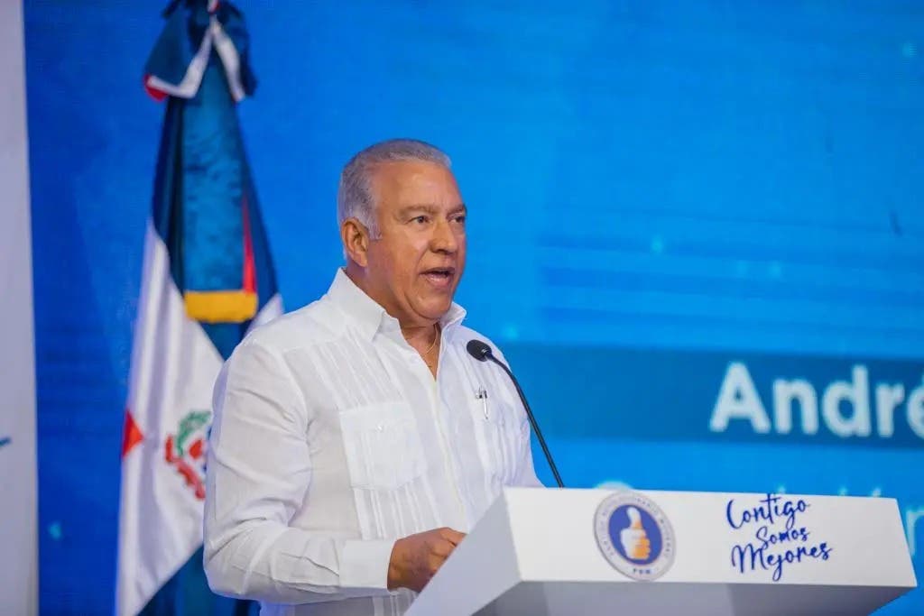 Andrés Bautista: “El debate político, se reescribe por participación de Abinader”