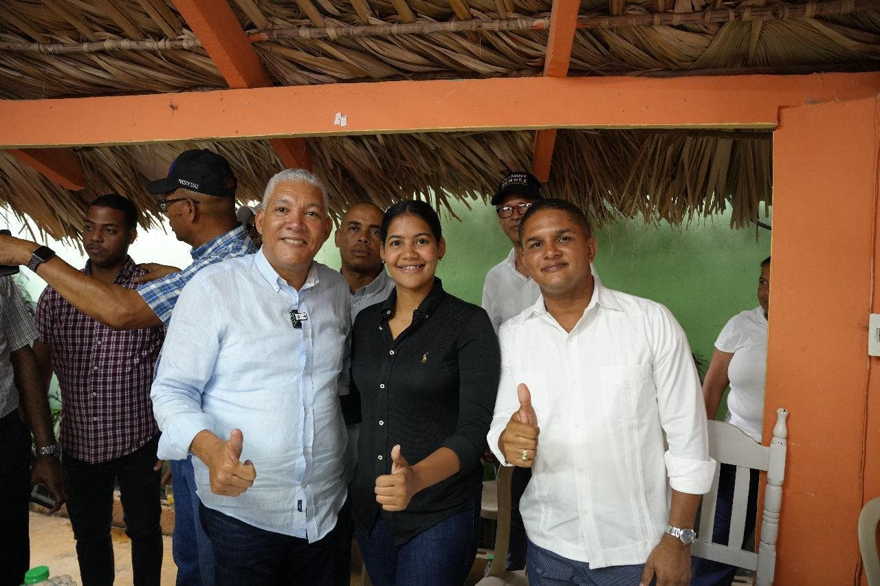 Juramentan en el PRM a altos dirigentes del PLD y FP en Tamayo, provincia Bahoruco