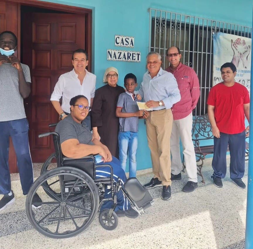 Playa Dorada Caribbean Cigar Night 2024 entrega aporte a Casa Nazareth