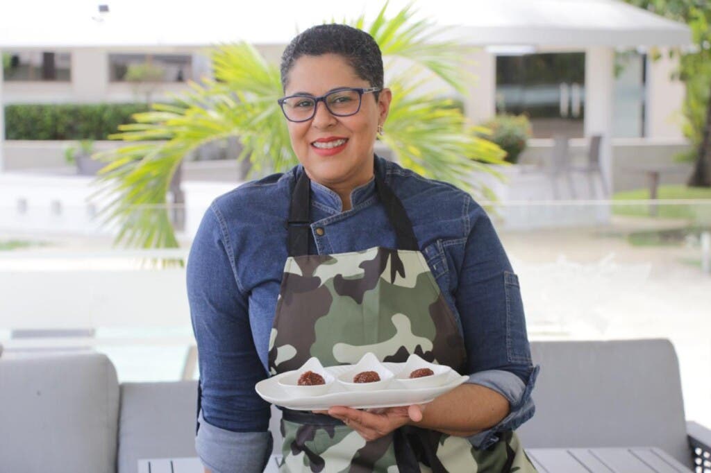 Chef del ERD incluída en libro de gastronomía: “Sabor, Color y Calor”