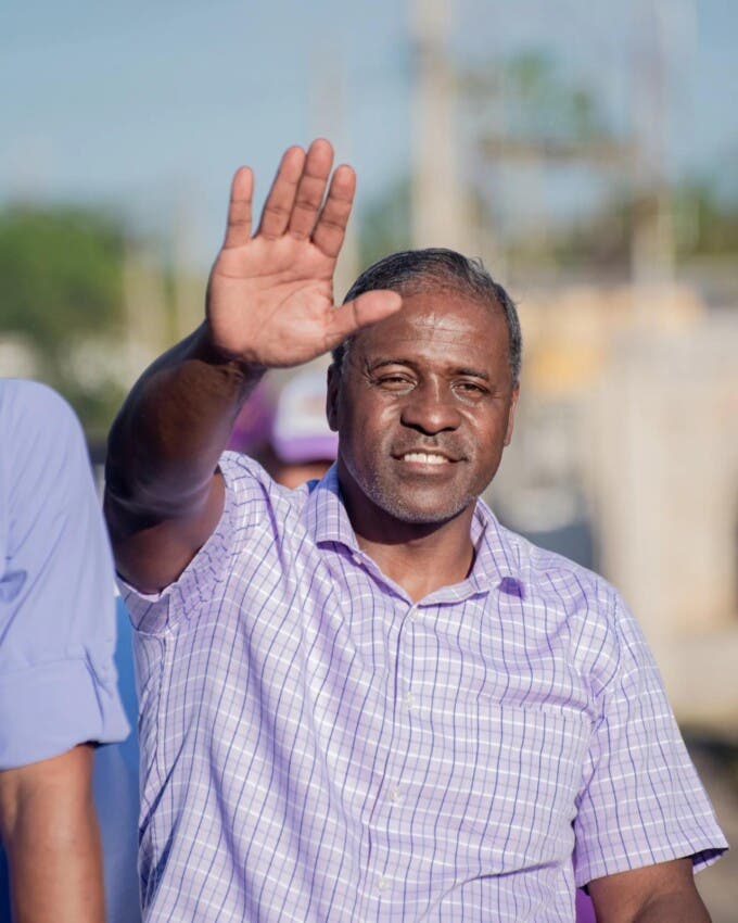 Rafael González lidera encuestas en Monte Plata
