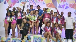 Niñas impresionan en nacional de gimnasia