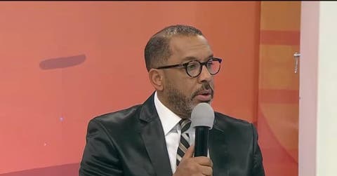 Muere de infarto el comunicador Carlos Vargas