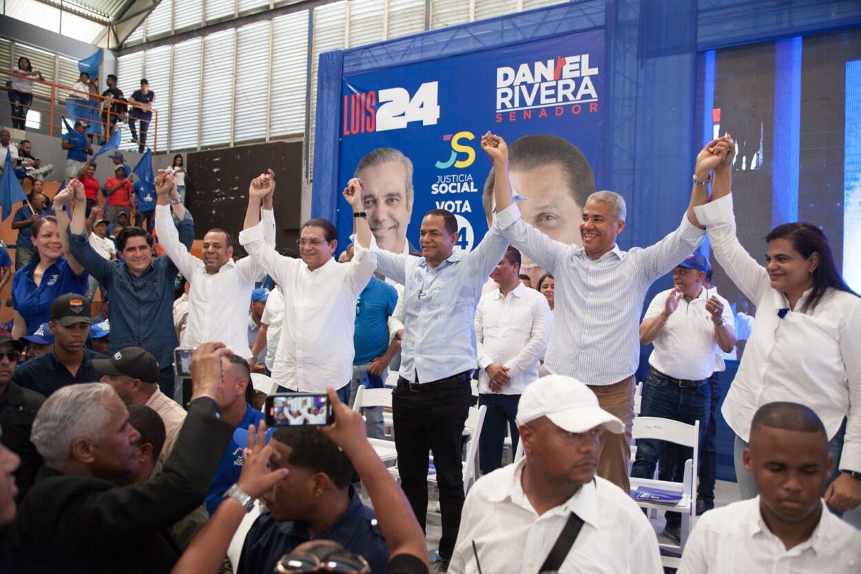 JS cierra campaña en Santiago con proclamación de Daniel Rivera