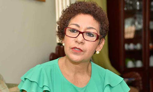 María Teresa plantea cambio en política salarial y pide limitaciones para libertad sindical real