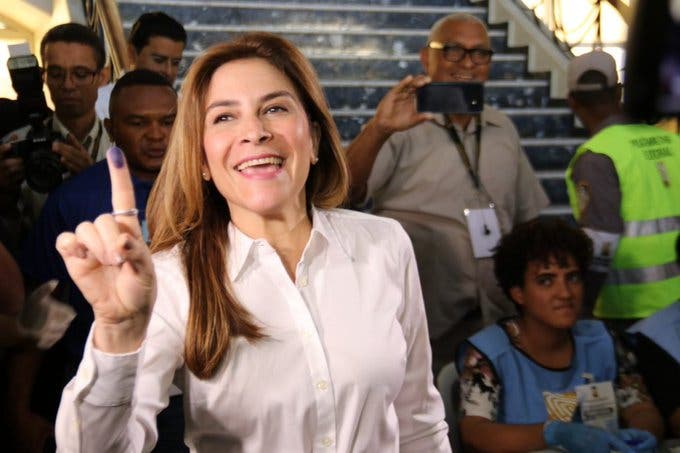 Carolina asegura no se han instalado carpas en centros de votación