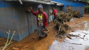 El papa lamenta los muertos por inundaciones en Kenia
