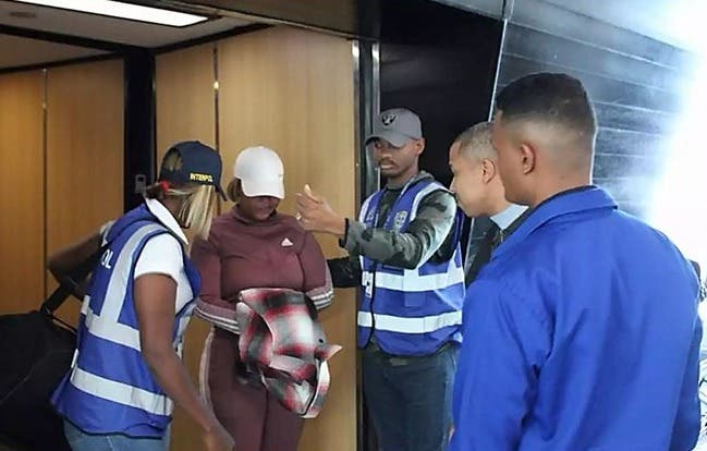 Interrogan en la Fiscalía a dominicana extraditada de España por matar chino