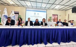 Gradúan líderes mediadores comunitarios y juveniles en Mao