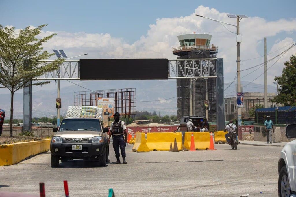 Anuncian reanudación de los vuelos comerciales en el aeropuerto de Puerto Príncipe