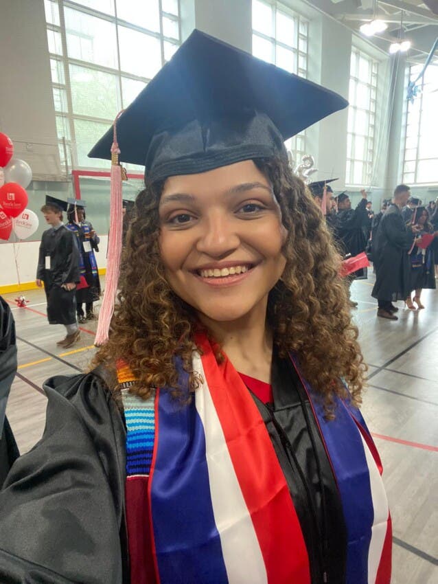 Artista dominicana ISA se gradúa en Berklee