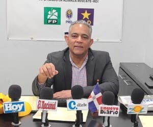 Viaja a RD para exhortar miembros redoblar trabajos políticos a favor Rescate-RD