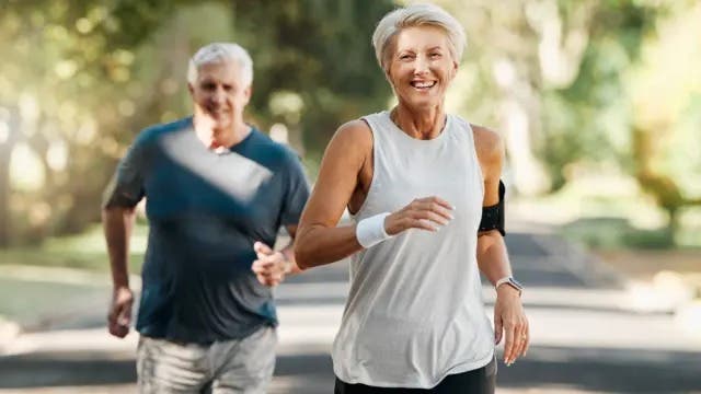 El ejercicio a partir de los 60 años reduce hasta un 40% el riesgo de muerte