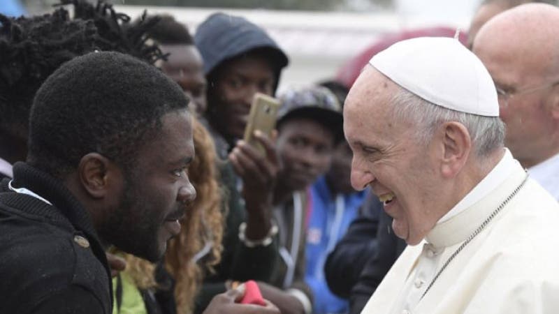 El papa asegura que los cristianos no pueden admitir muros contra los migrantes