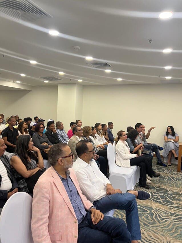 Coordinadora Cultural con Abinader realiza 2 actos masivos con humoristas y actores