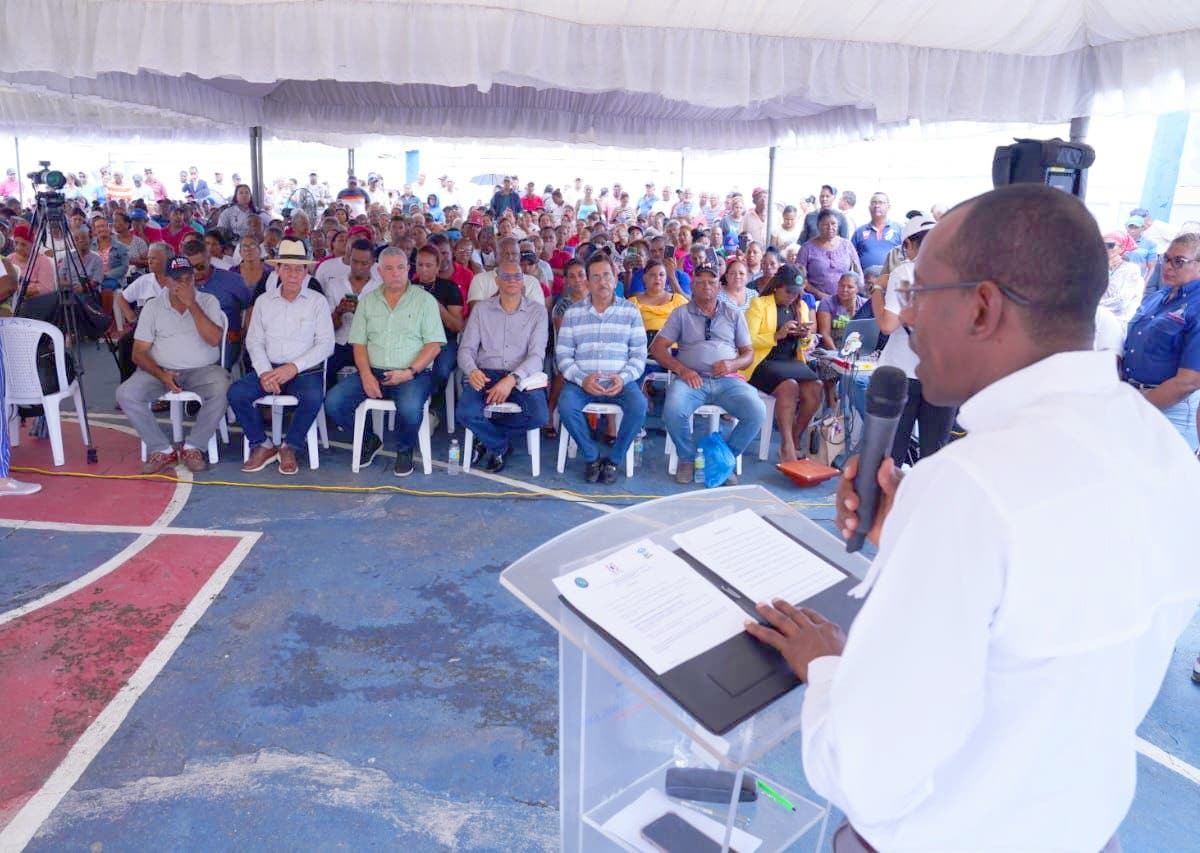 Gobierno inicia proceso titulación en municipio de Nagua