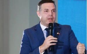 TSE ordena colocar a Ramón Tallaj Jr. número 1 de boleta para diputado ultramar por FP