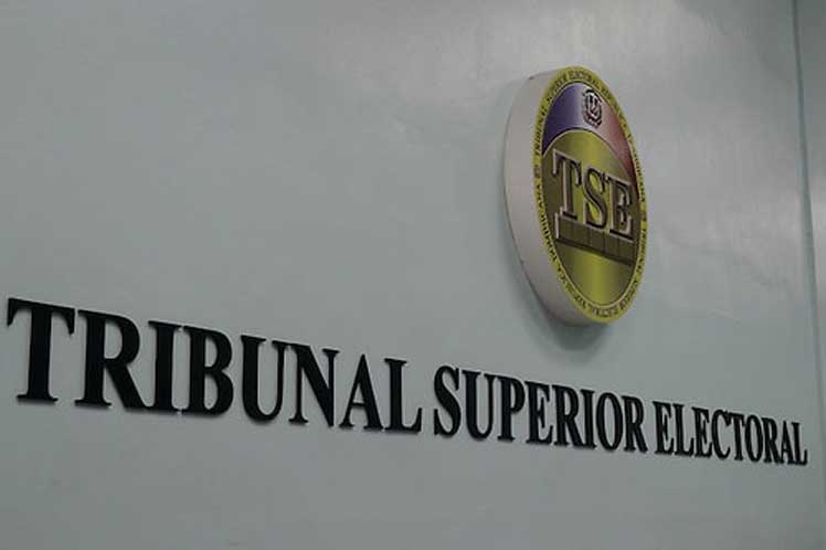 Casi un año después: Litigios electorales movilizan al TSE