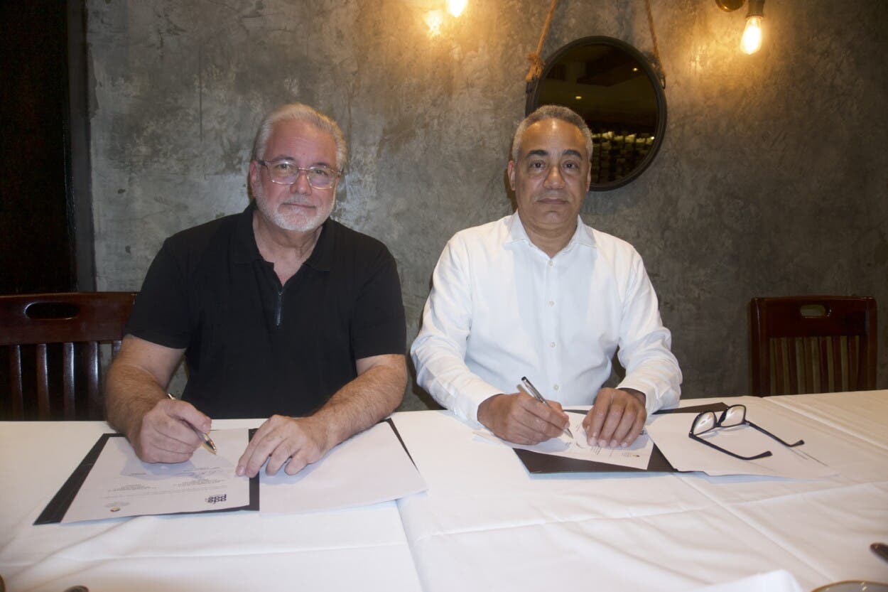 Adopae y Accine RD firman alianza estratégica