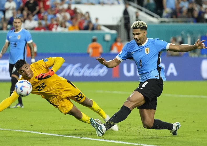 Uruguay vence a Panamá Copa América de fútbol
