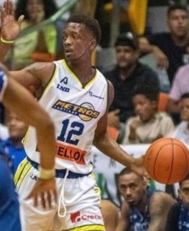 Metros de Santiago superan a Marineros