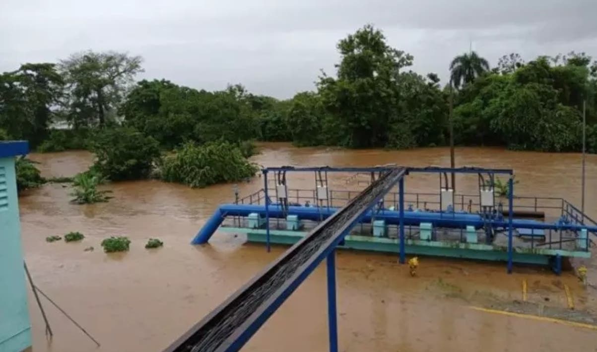 Por lluvias 400,222 sin servicio de agua
