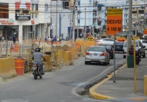 Trabajos del monorriel trastornan el tránsito en Santiago