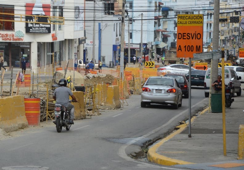 Trabajos del monorriel trastornan el tránsito en Santiago