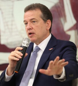 Siguen los movimientos en el Gobierno: Ito Bisonó pasa al Ministerio de Viviendas