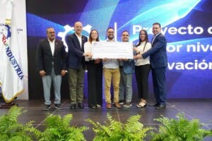 Entregan premios en sector manufactura