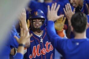 Álvarez muestra su brillo en una jornada de récord para Ohtani