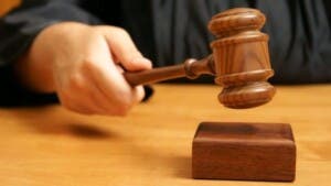 Condenado a 20 años dueño de bar por explotación sexual de menor