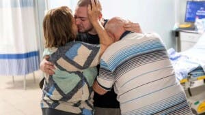 El padre de un rehén rescatado murió «de pena» horas antes de su liberación