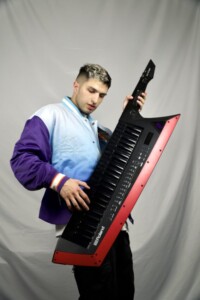 La historia del músico argentino Luqiano y su proyecto de rescatar la cumbia