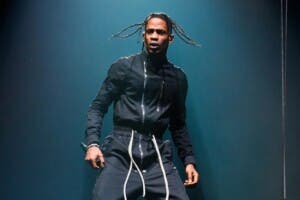 Arrestan al rapero Travis Scott, expareja de Kylie Jenner, por allanamiento de propiedad