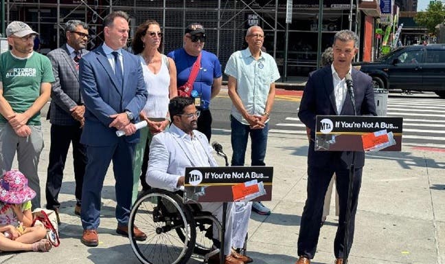 Anuncian expansión programa de Cámaras en Carriles de Autobús en Nueva York