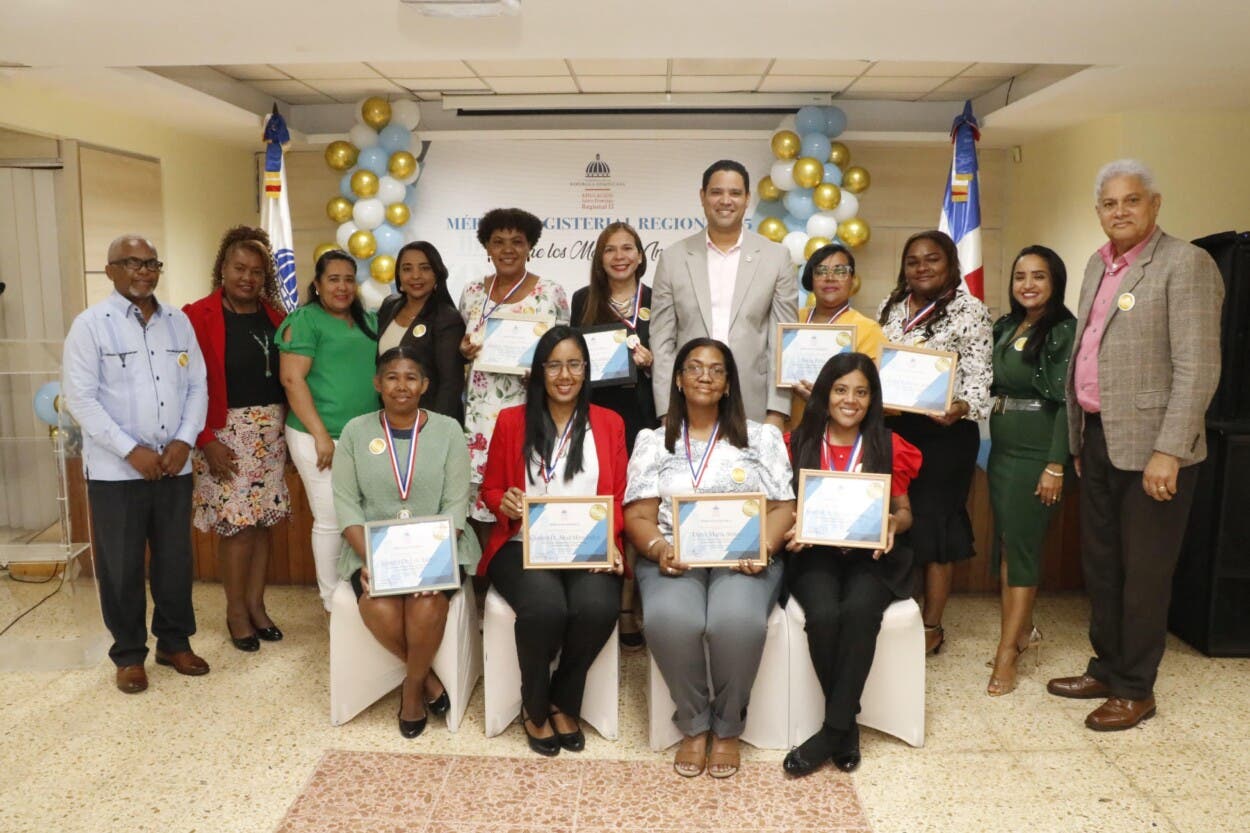 Regional 15 de Educación reconoce excelencia magisterial 2024 