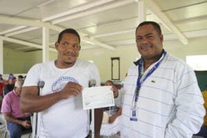 Indrhi entrega indemnizacióna campesinos