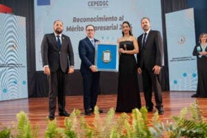Reconocen al Banco Popular en San Cristóbal