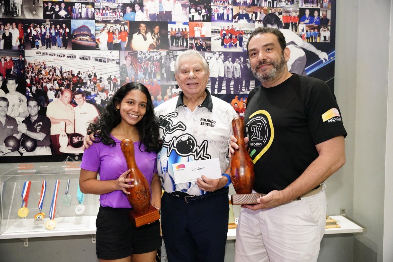 Francis y Alicia Ganan torneo de boliche