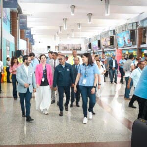Departamento Aeroportuario supervisa obras en AILA