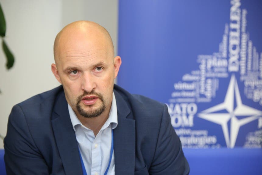 Director de centro de la OTAN en Letonia señala a Rusia por el sabotaje a Francia