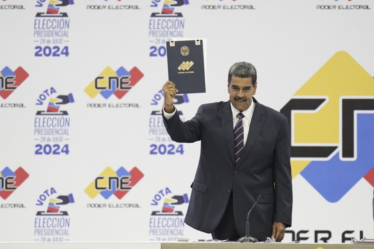 Maduro celebra la «proeza» de «vencer al fascismo» tras ser proclamado presidente reelecto