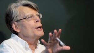 Stephen King pide que Biden se retire de la carrera electoral «en beneficio de EEUU»
