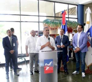 Inposdom apertura segunda edición feria de emprendedores