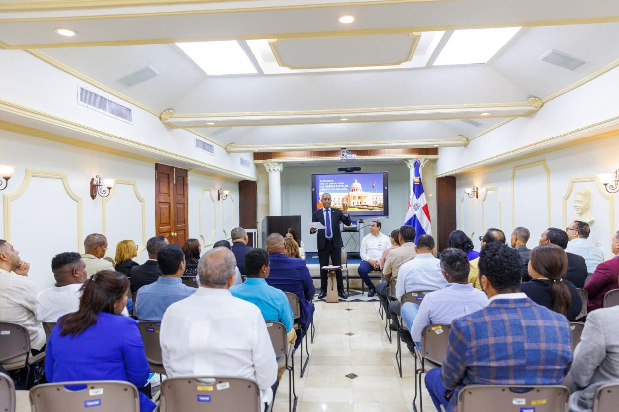 Realizan encuentro semestral con sus colaboradores regionales y provinciales