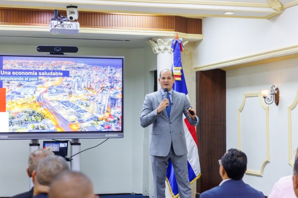 Realizan encuentro semestral con sus colaboradores regionales y provinciales